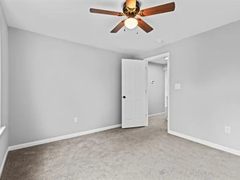 121 Glendale Ave — Photo 6