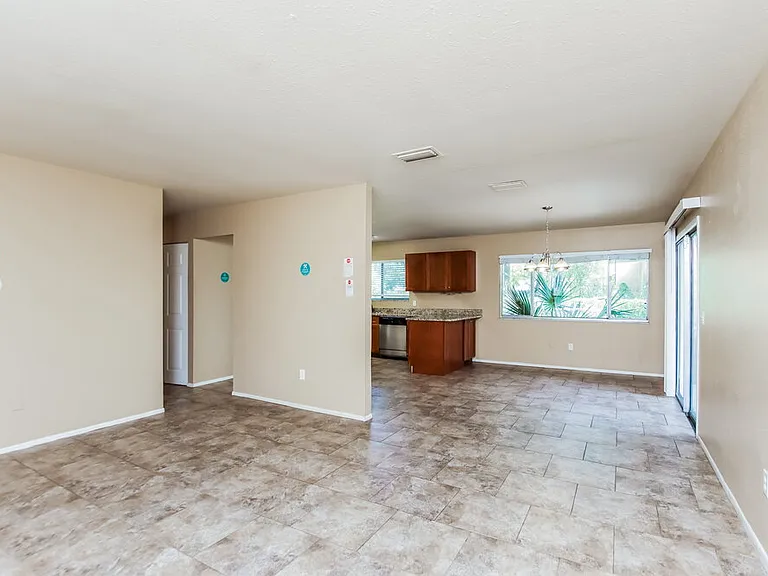1647 Baker St NE — Photo 6