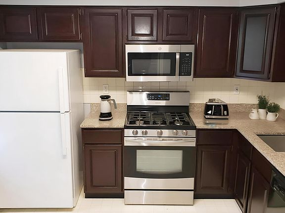 2nd image of 6 Halstead Pl