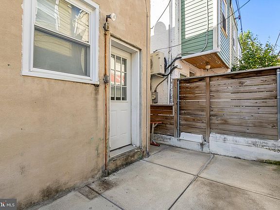 5th image of 2319 S Bouvier St