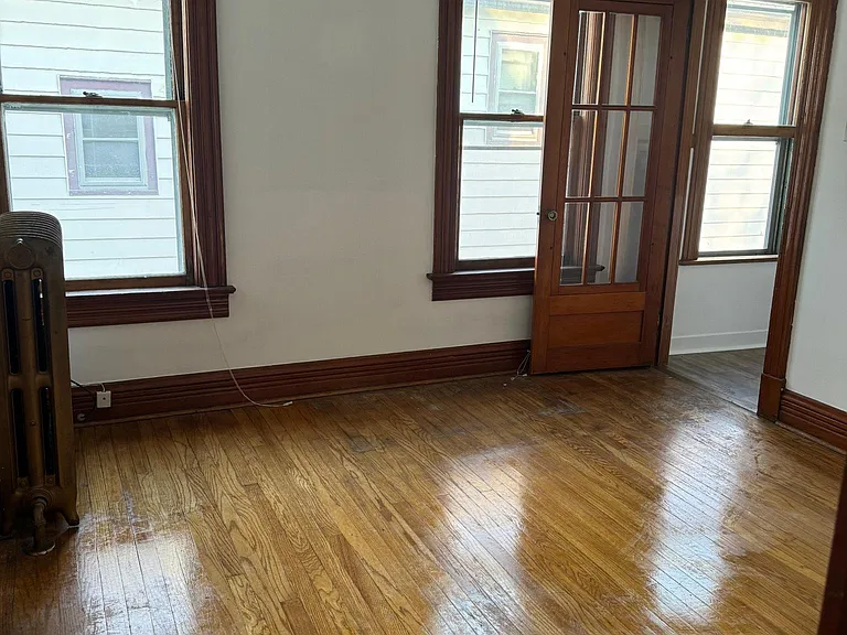 19 Ingersoll Ave #2 — Photo 15