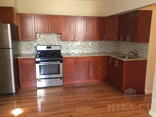 Rented by Hillel Realty Group | media 8