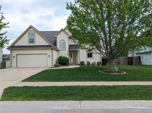 1313 SE Rosehill Dr, Lees Summit, MO 64081