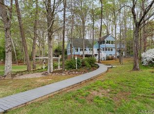 636 Beechwood Dr, Bracey, VA 23919