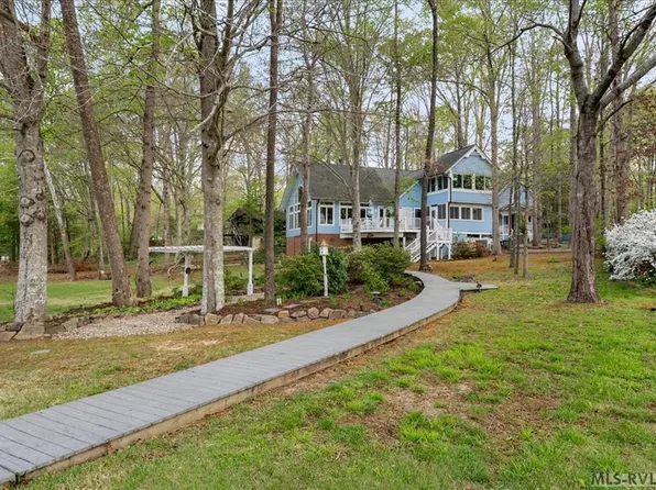 636 Beechwood Dr, Bracey, VA 23919