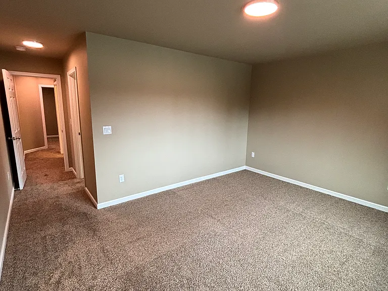 633 Hansen St SE #A — Photo 18