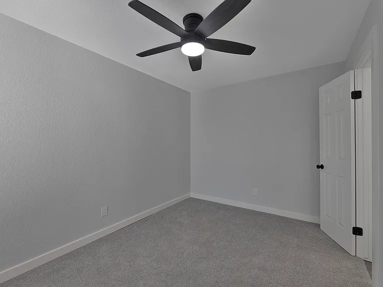 1911 Lavaca Ct — Photo 12