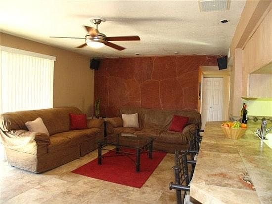 5th image of 1518 E Fremont Dr