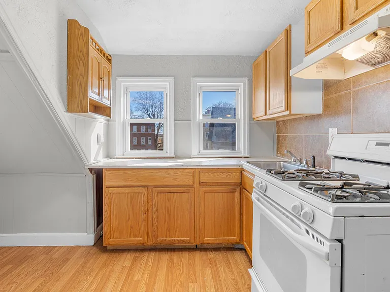 79 Hazel St #3 — Photo 6