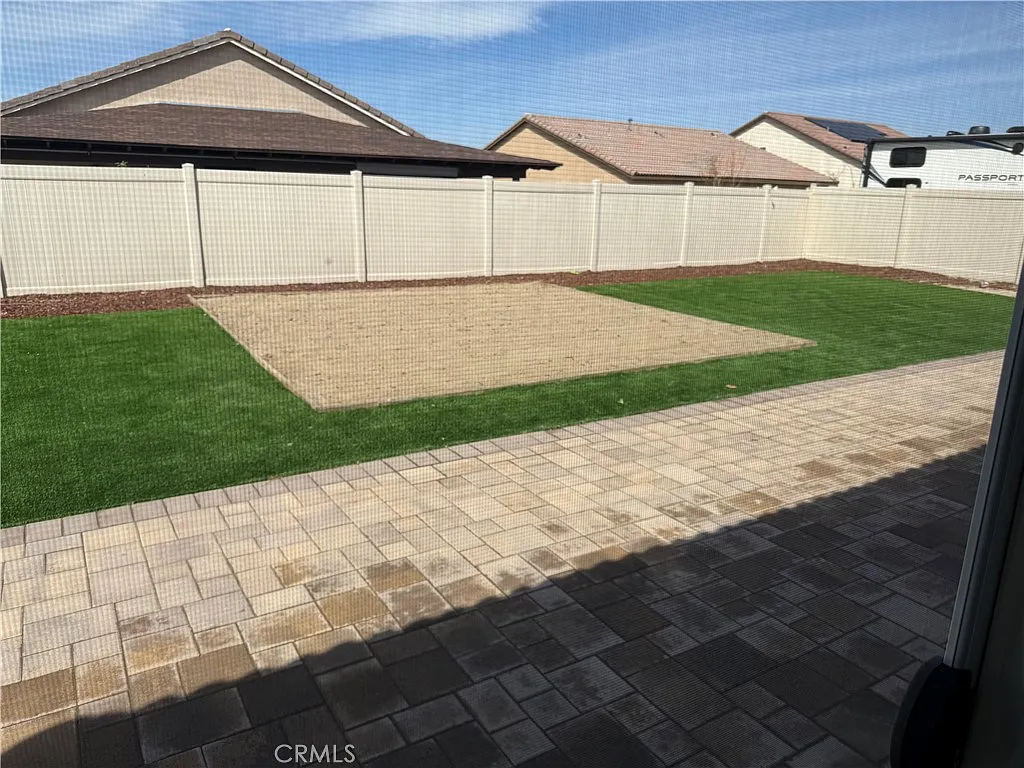 3 bed, 1573 sqft, $3,350 — Photo 3