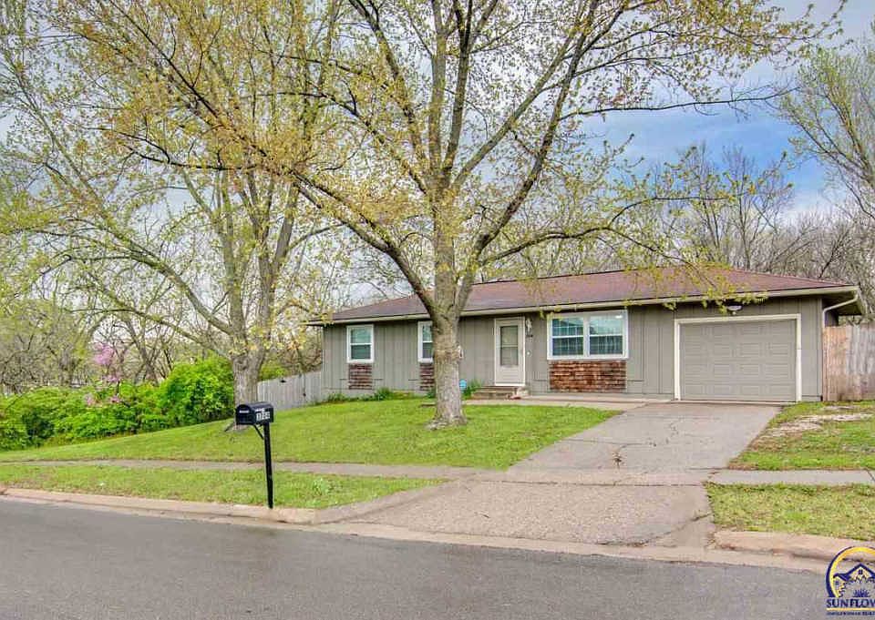 1st image of 3704 SE Evans Dr