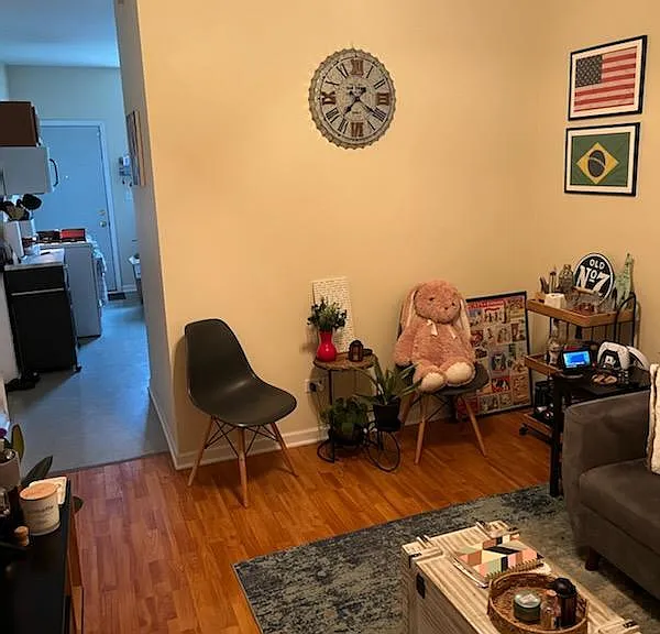 940 W 32nd Pl #2R — Photo 3