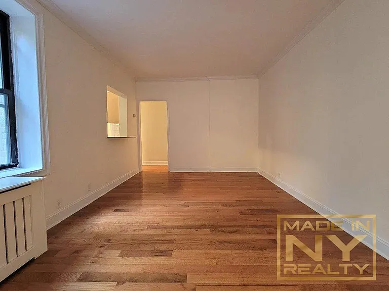 2574 33rd St #1H — Photo 7