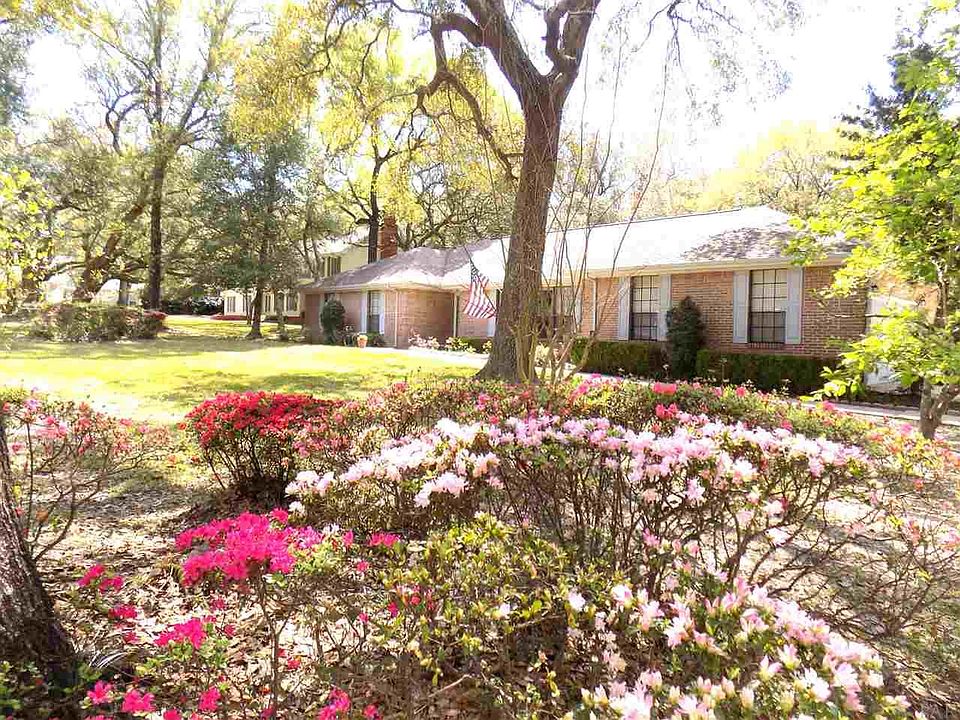1st image of 1311 Hound Chase Cir