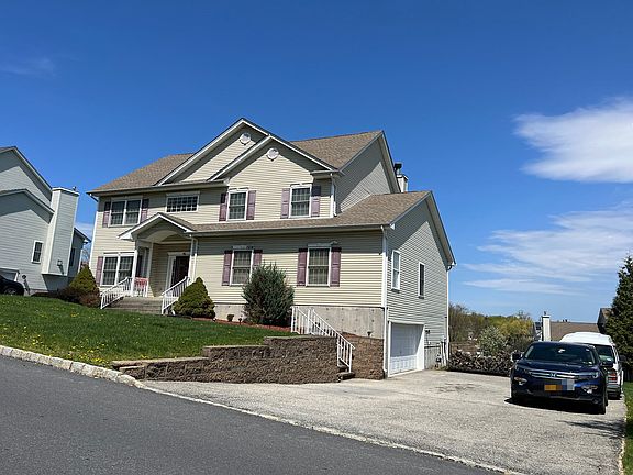 2nd image of 2052 Independence Dr