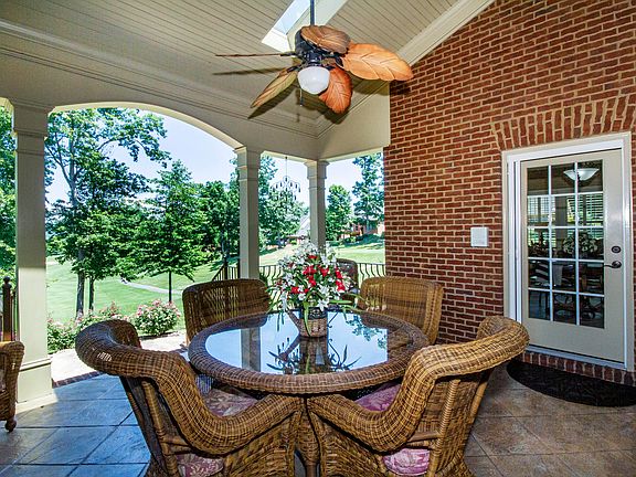 4th image of 155 Skyview Dr