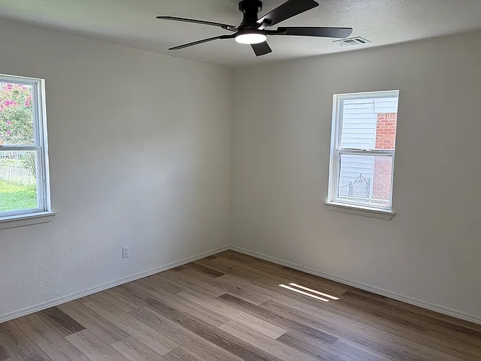 411 Showalter Dr — Photo 15