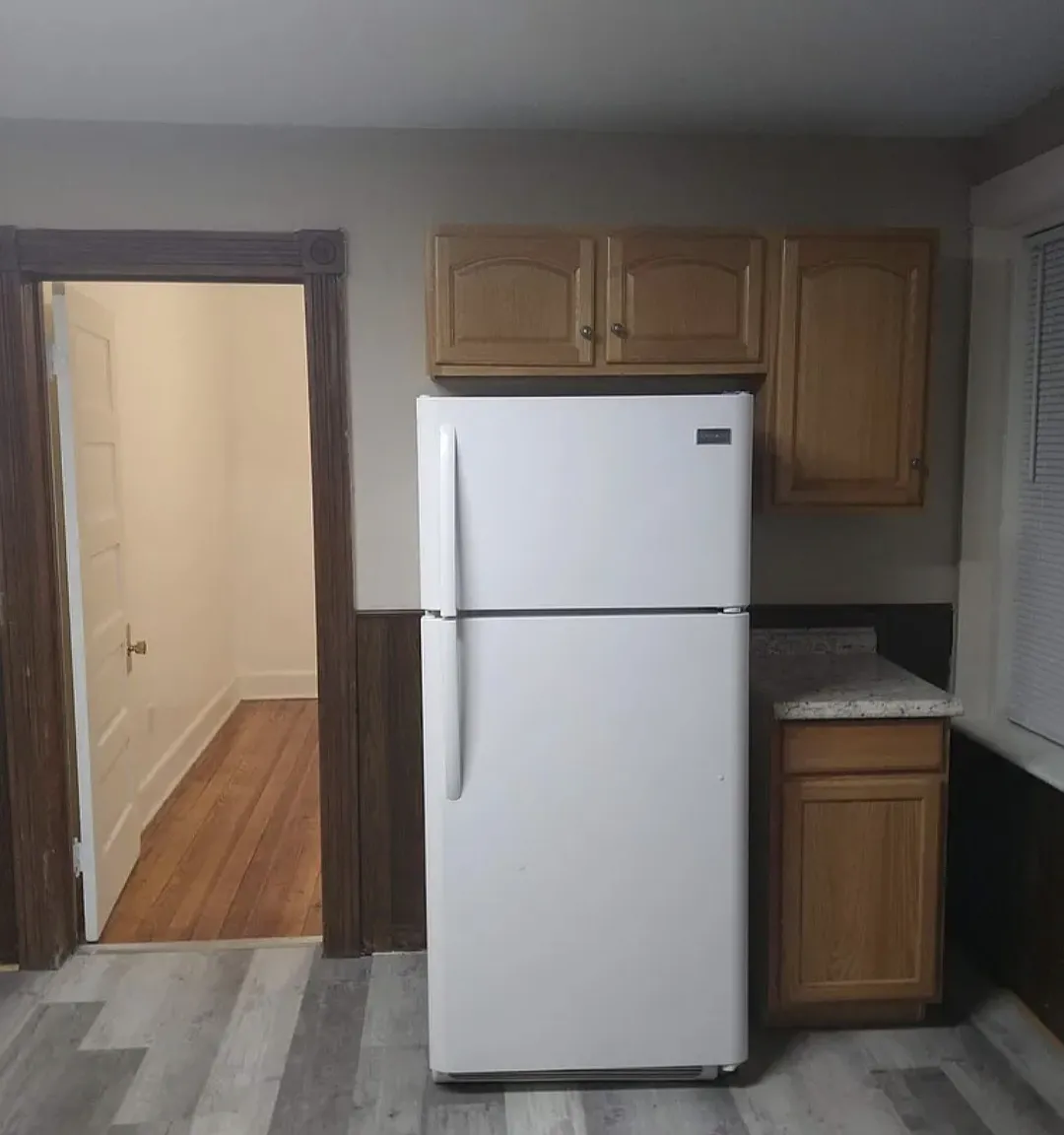 4 bed, 1000 sqft, $1,550 — Photo 3