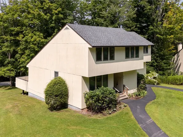 260 Pines Dr Suite 8-3, Denver, NY 12474