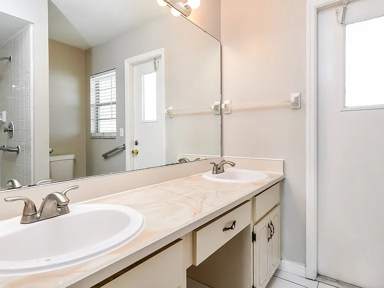 2629 Saffron Dr — Photo 15