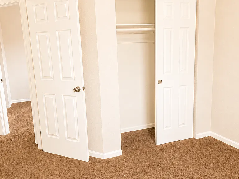 Midtown Flats - Duplex — Photo 23