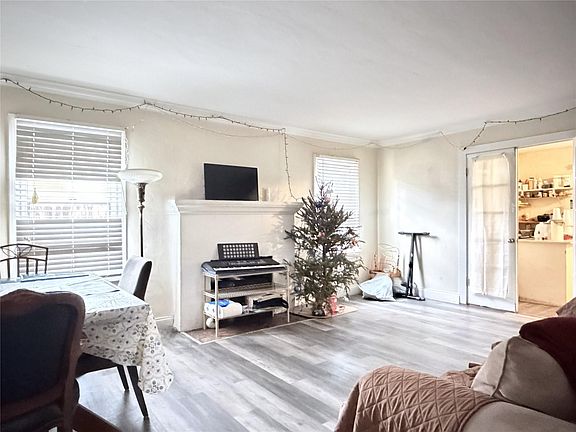 5th image of 416 Revere Road