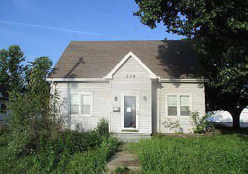 2nd image of 228 Graves St