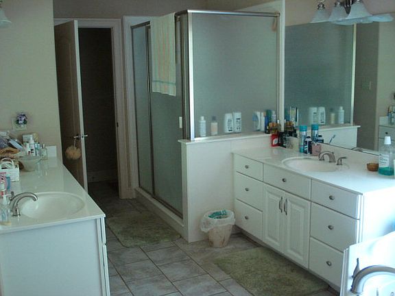 4th image of E Twin Oaks Ln