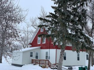 311 Adams St, Edmore, ND 58330