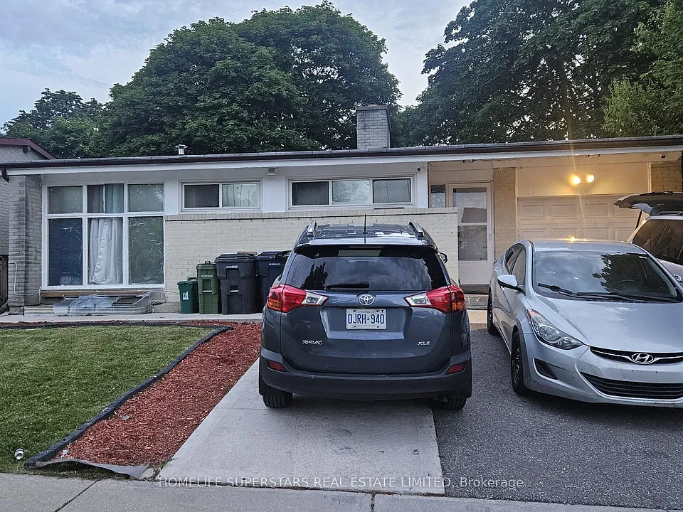 4 Masseygrove Cres N