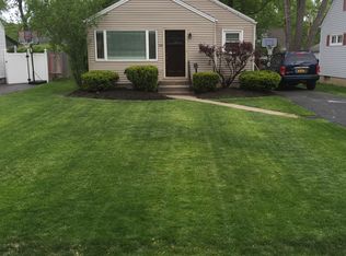 730 Oneida St, Lewiston, NY 14092