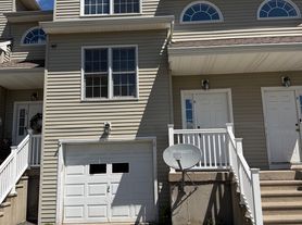 44 Taft Point, Waterbury, CT