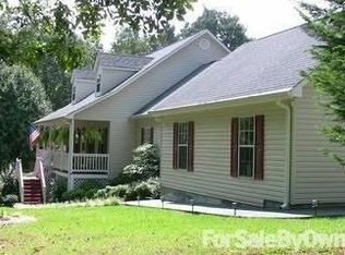 588 Underwood Farm Rd, Cleveland, GA 30528