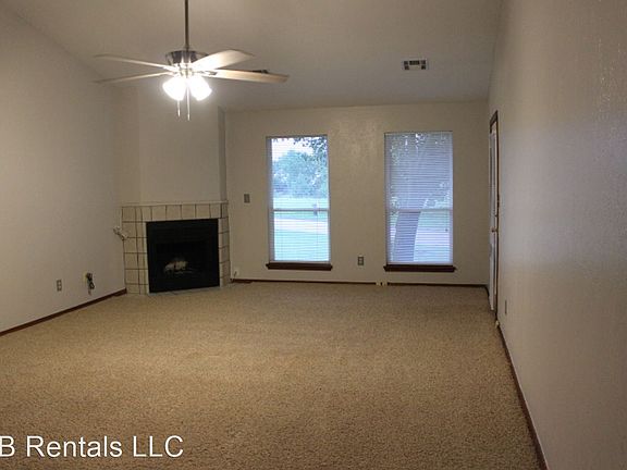 3rd image of 6718 NW Maple Dr