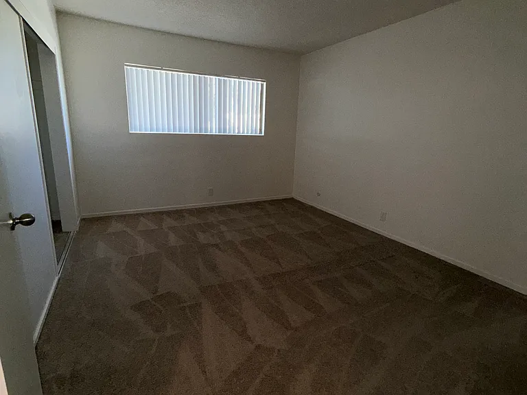 Pampas Lane Apartments — Photo 19