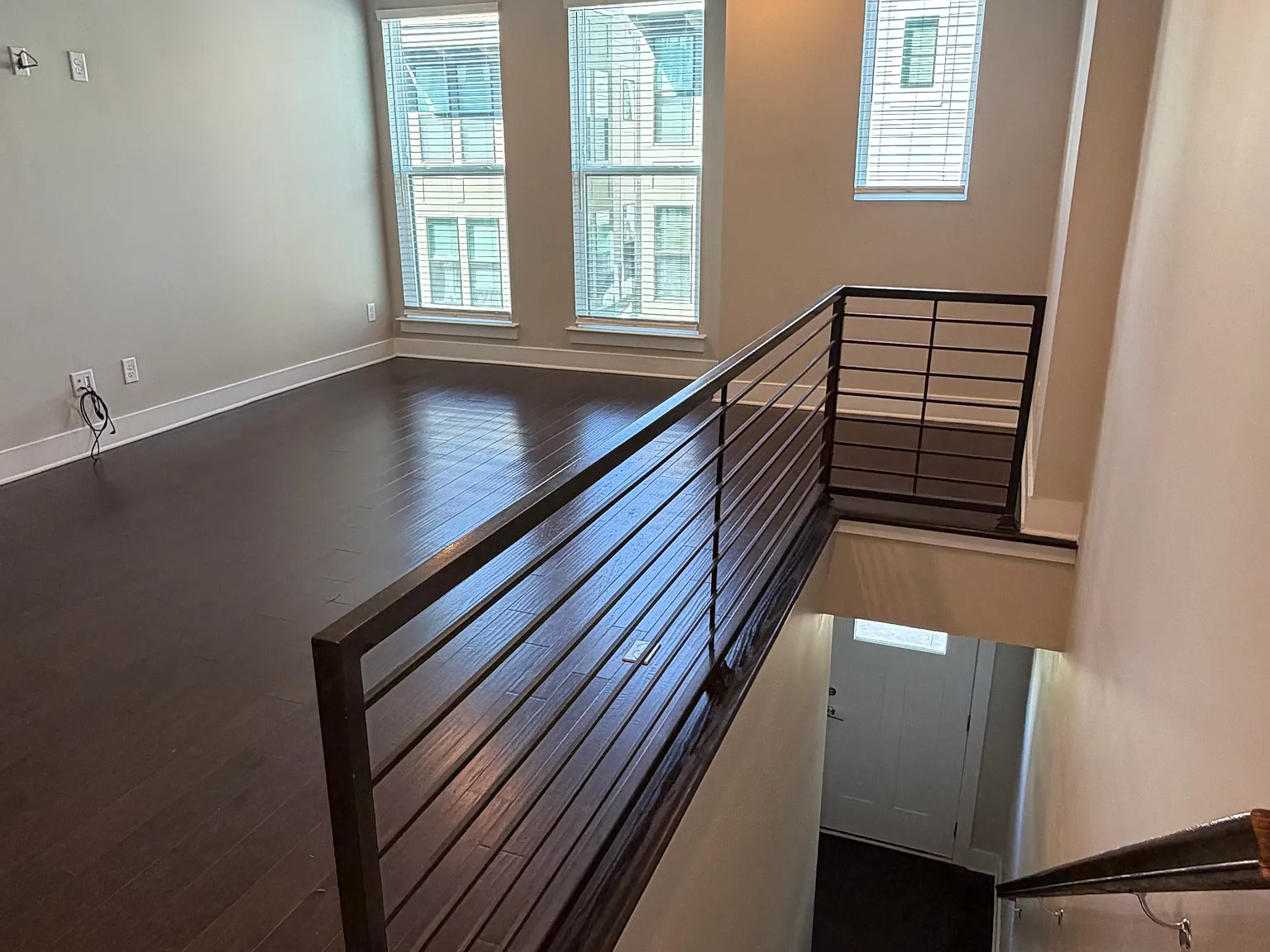 2 bed, 2.5 bath, 1226 sqft, $2,300 — Photo 2