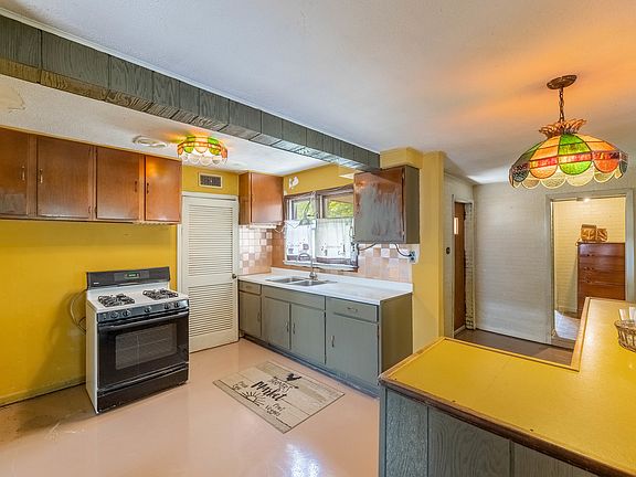 5th image of 9548 S 89th Ave