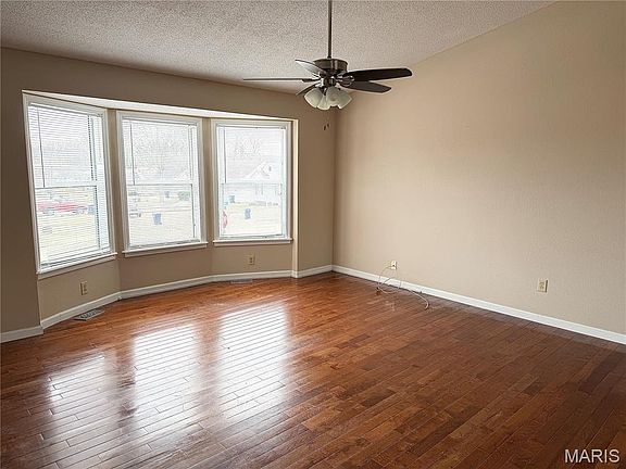4th image of 707 Hawthorne Dr