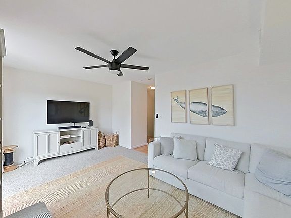 5th image of 214 Goddard Row #1