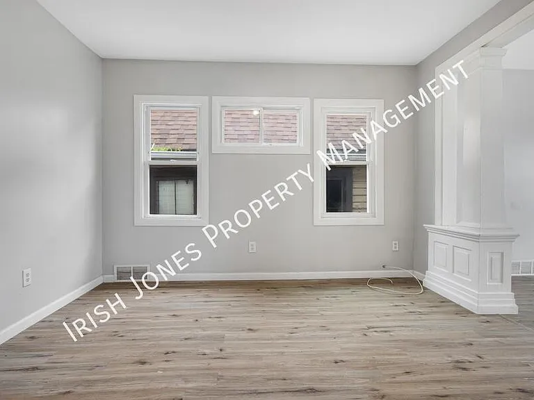 529 Winslow Ave #UPPER — Photo 8