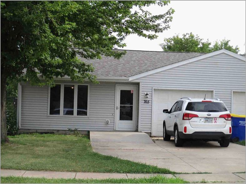 1st image of 765 W Zeller St