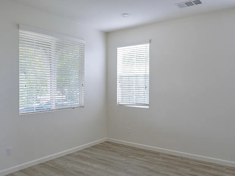 14810 Shelburne Ct — Photo 6