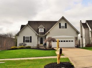 105 Fox Pointe Dr, Chardon, OH 44024
