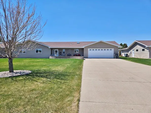 716A 3rd Ave SE, Rugby, ND 58368