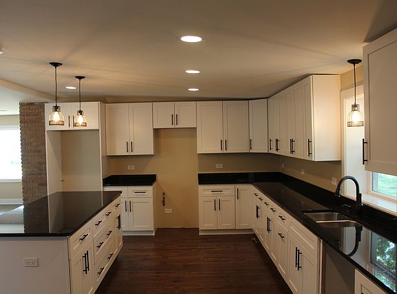 5th image of 17248 Oconto Ave