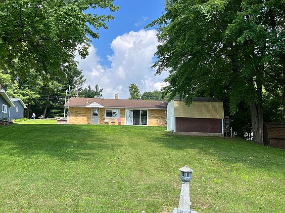 2nd image of 6375 Lakeshore Dr