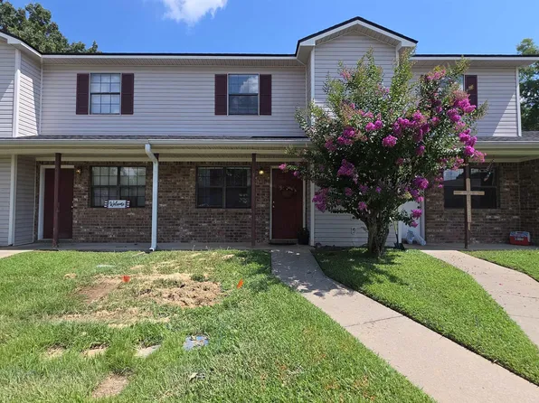 1407 E O St, Russellville, AR 72801