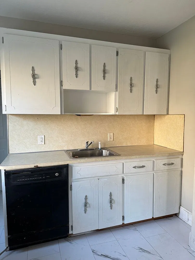 E. 50th St. 3859 (Tinio) — Photo 2