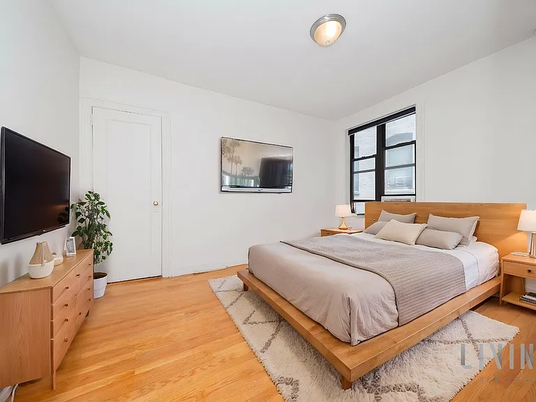 635 W 170th St #2D — Photo 3