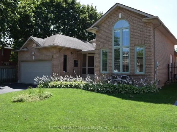 51 Daines Dr, Whitby, ON L1R 2E8